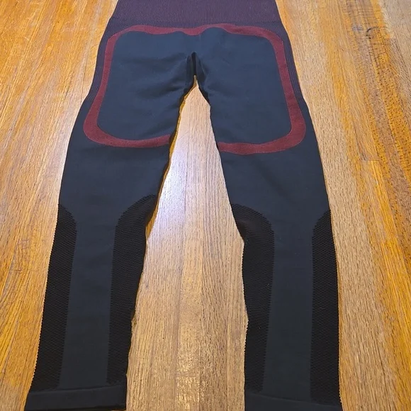 Women Small Black Red Compression Mesh Vent Active Workout Yoga Leggings - Picture 1 of 8